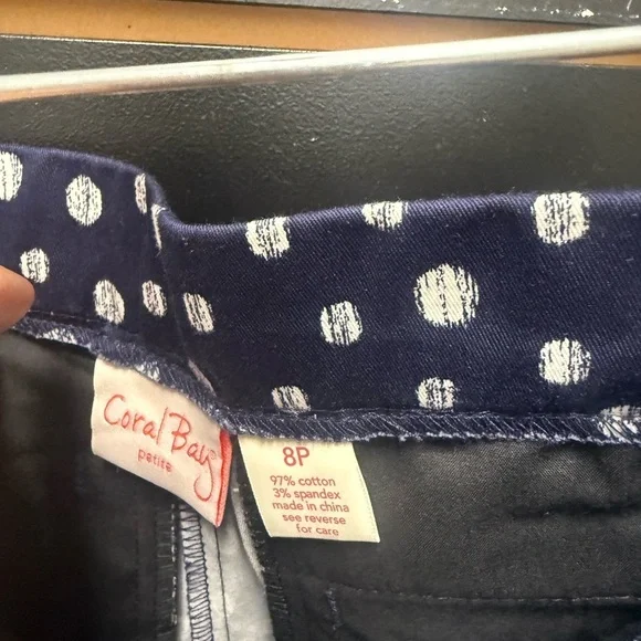 NWT Coral Bay Petite Polka Dot Capris Pull On Pants 8P Navy White - Picture 4 of 5